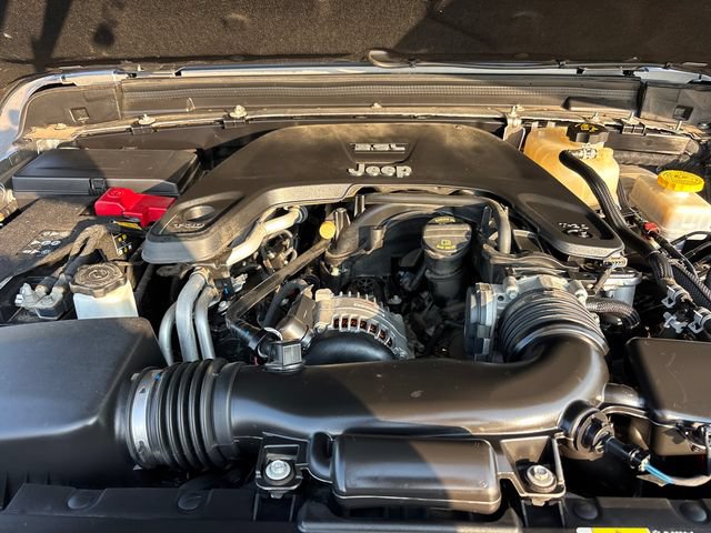 Used 2019 Jeep Wrangler Unlimited Sahara AWD/4WD image 31