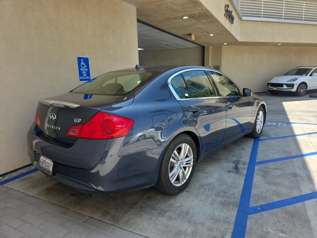 Used 2010 INFINITI G37 Journey w/ Premium Pkg RWD image 3