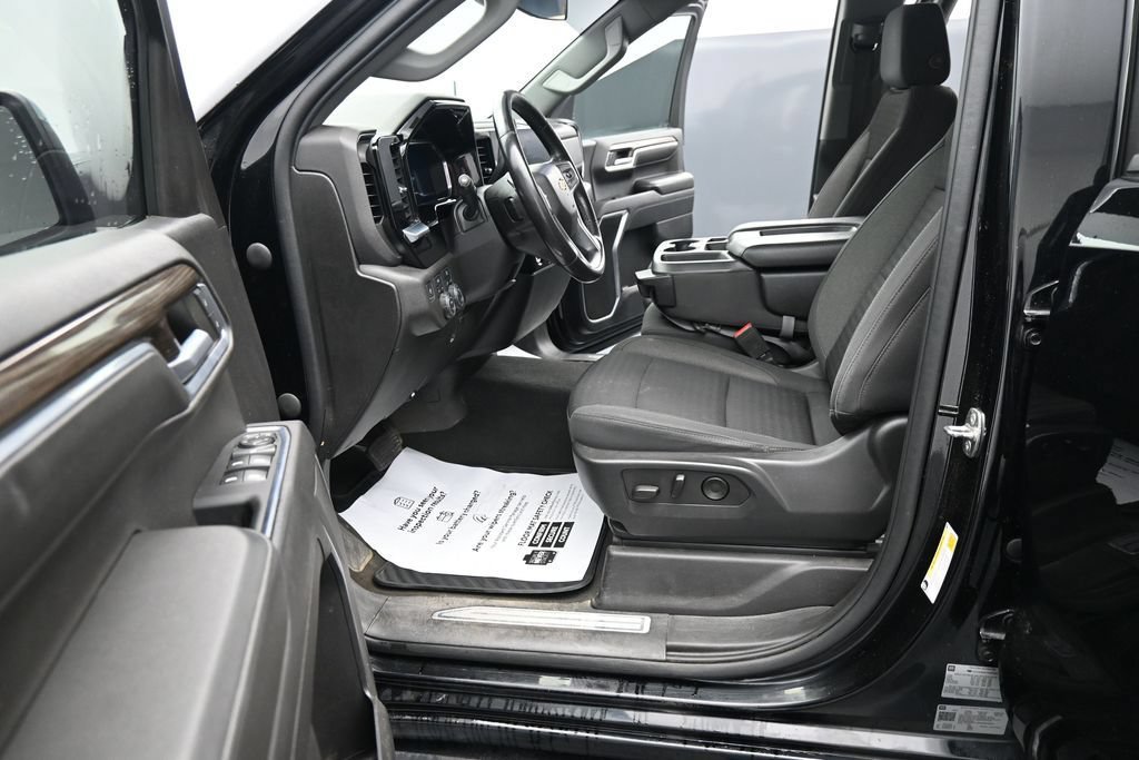 Used 2022 Chevrolet Silverado 1500 LT AWD/4WD image 17