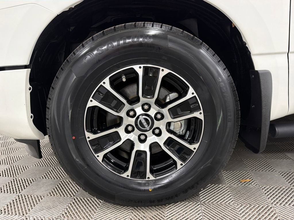 Used 2023 Nissan Titan SV w/ SV Convenience Package RWD image 23