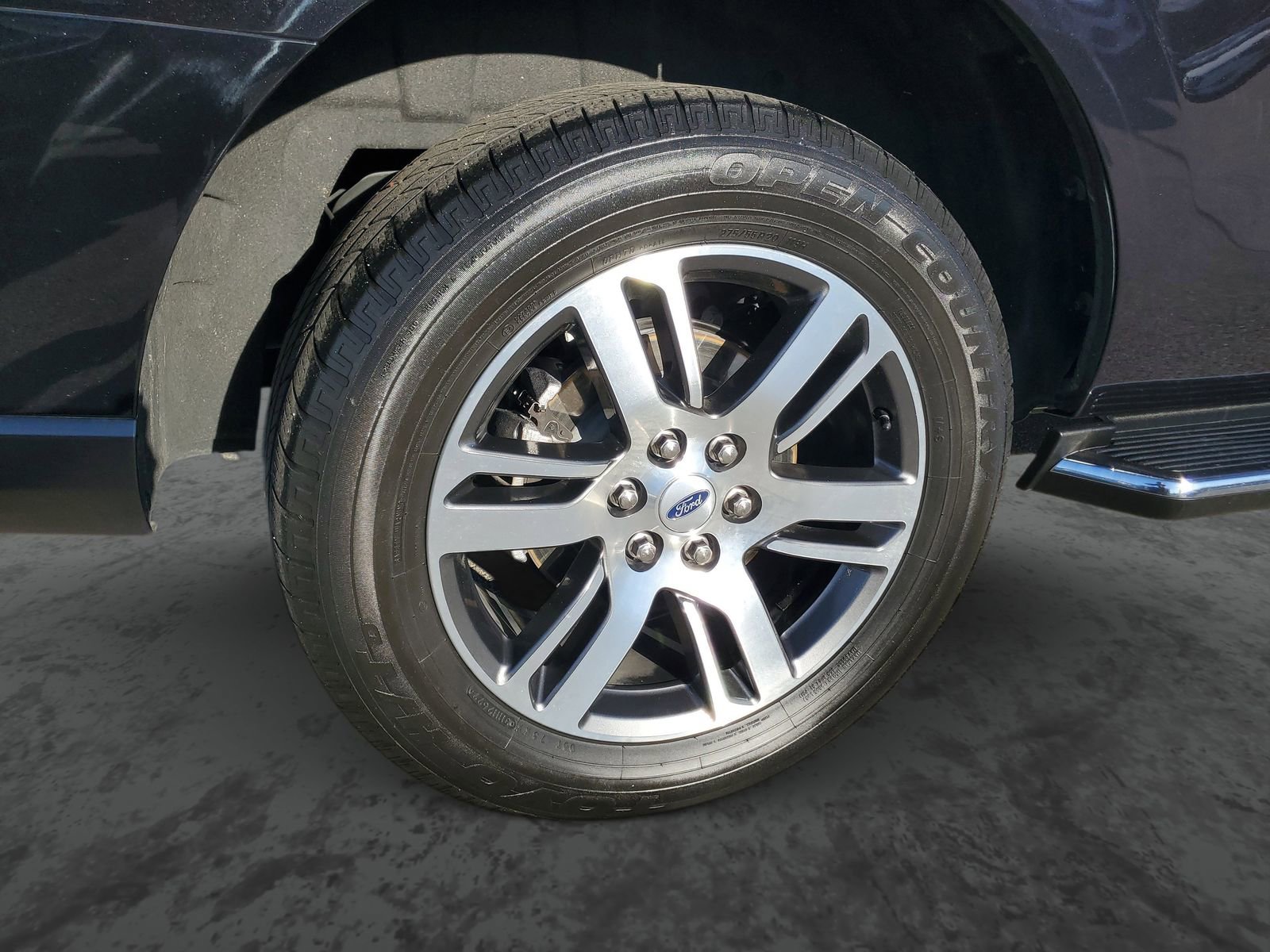 Used 2022 Ford Expedition XLT image 5