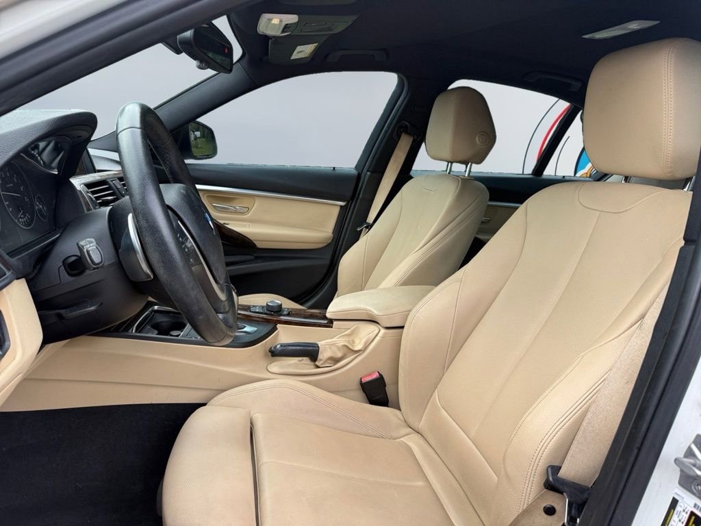 Used 2017 BMW 330i Sedan RWD image 16
