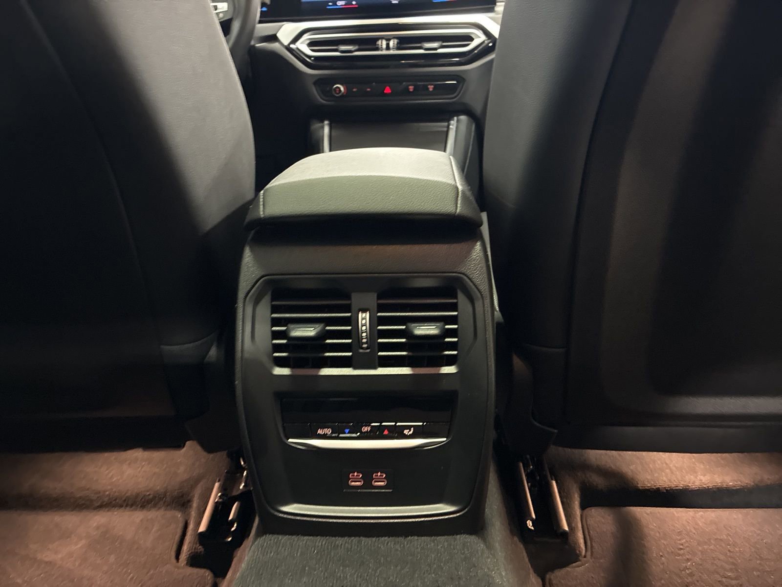 Used 2024 BMW 330i xDrive Sedan w/ Premium Package image 29