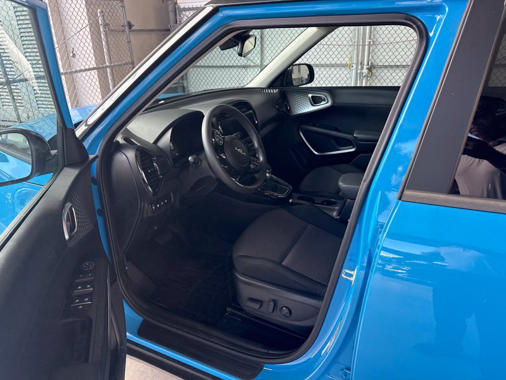 Used 2024 Kia Soul S FWD image 9