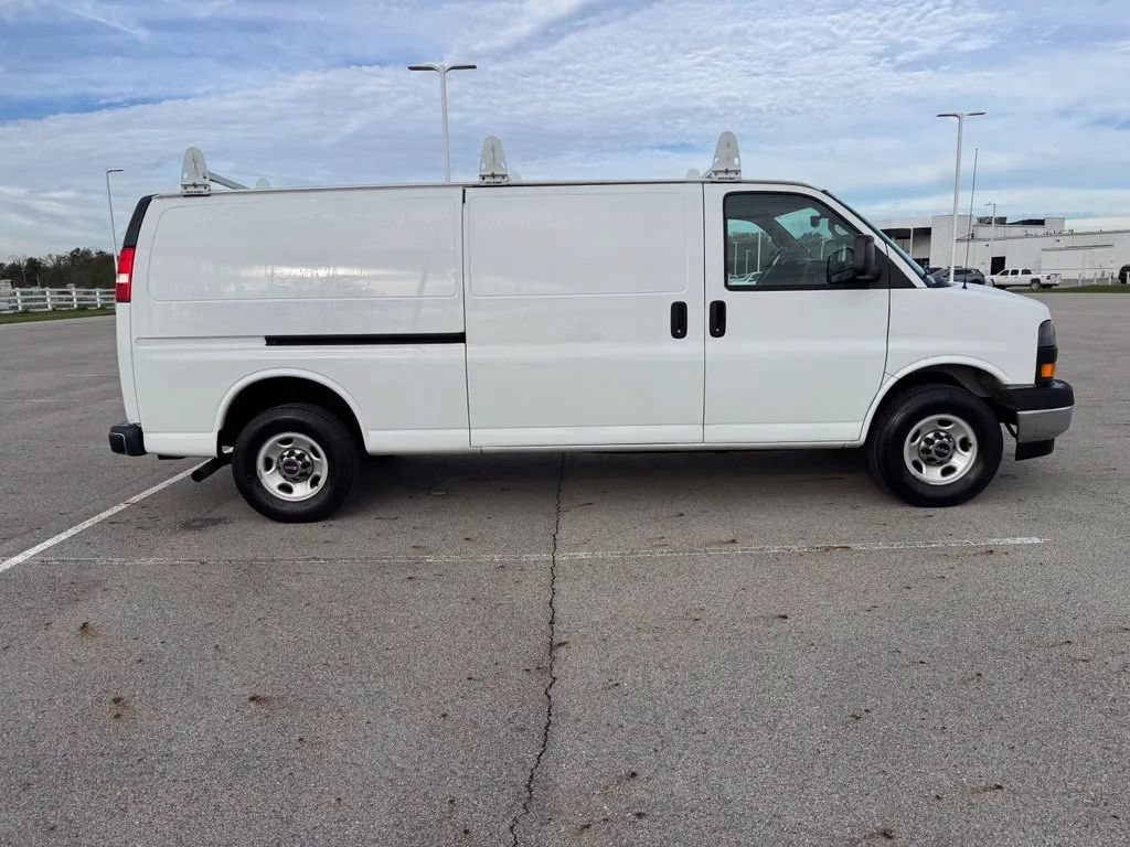 Used 2020 GMC Savana 3500 Extended w/ Driver Convenience Package RWD image 8