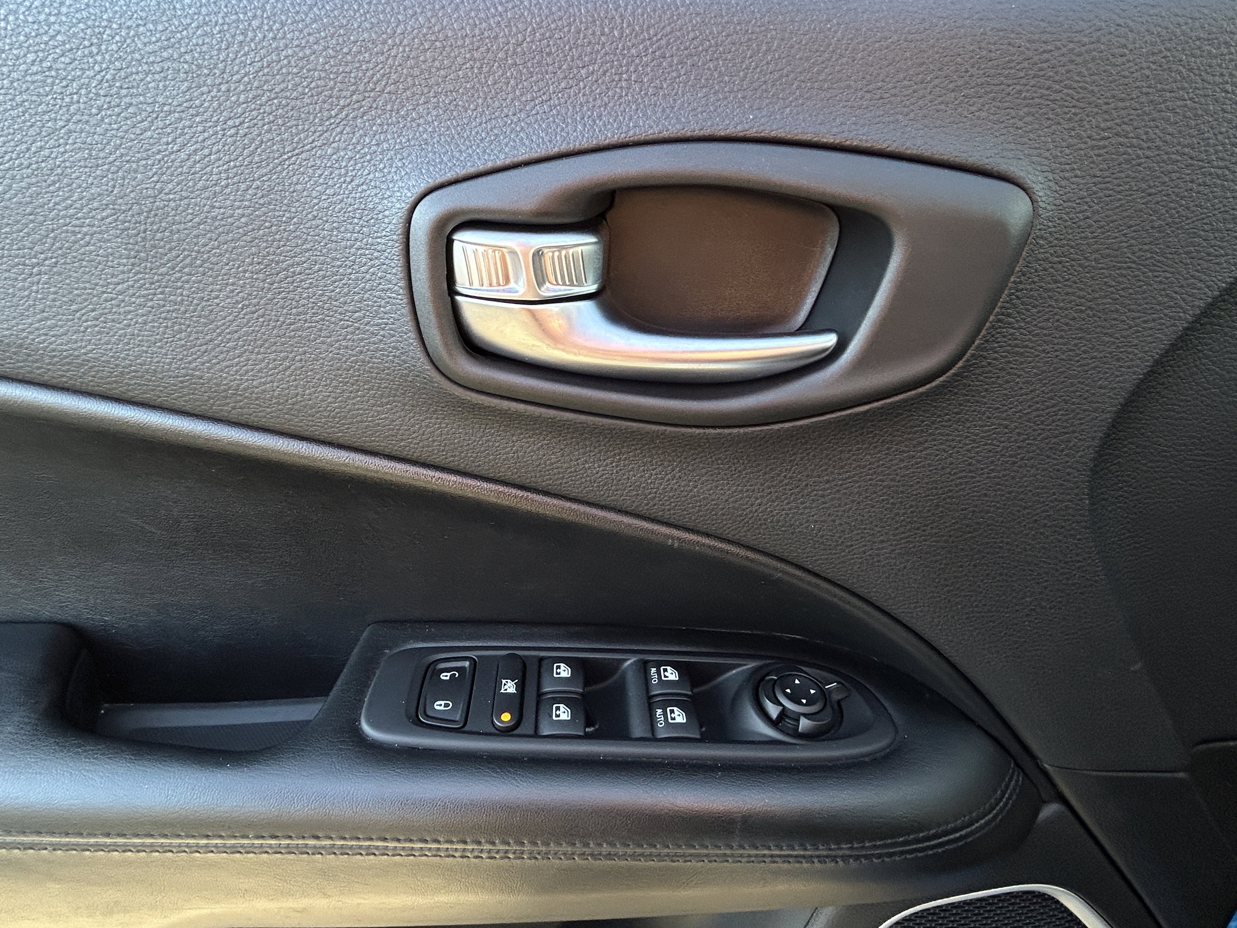 Used 2020 Jeep Compass Latitude AWD/4WD image 19