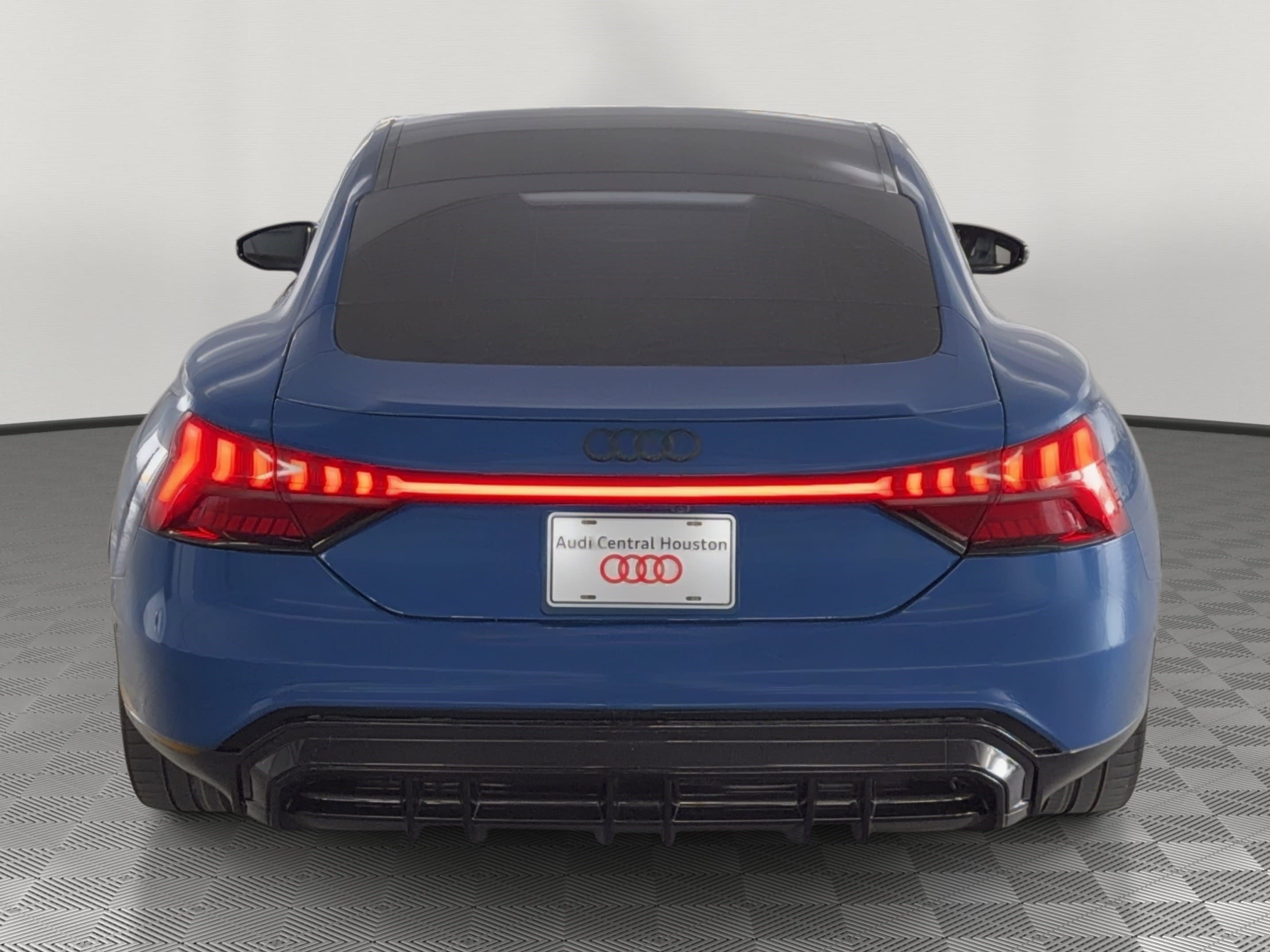 Used 2022 Audi e-tron GT Prestige w/ Prestige Package image 10