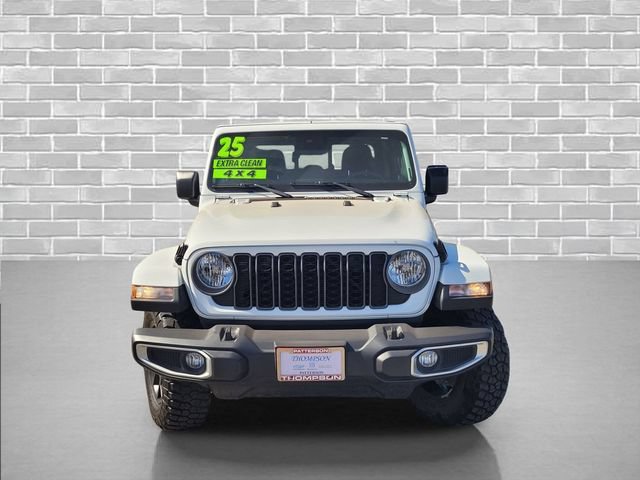 Used 2025 Jeep Gladiator Sport AWD/4WD image 2