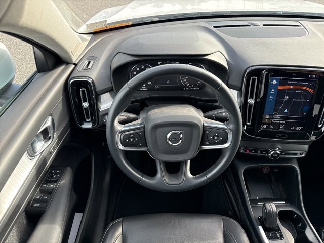 Used 2021 Volvo XC40 T5 Momentum w/ Premium Package image 12