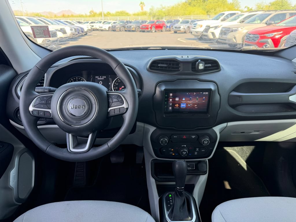 Used 2019 Jeep Renegade Latitude FWD image 7