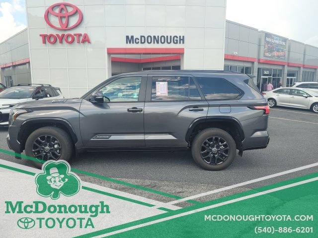Used 2024 Toyota Sequoia Platinum AWD/4WD image 2
