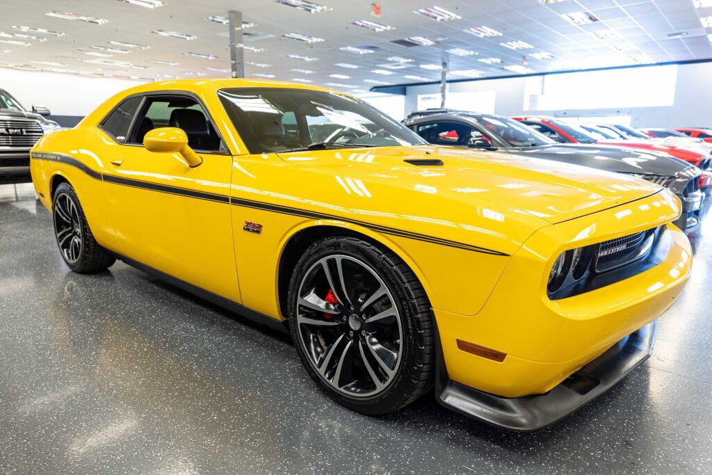 Used 2012 Dodge Challenger SRT8 Yellow Jacket w/ Premium Sound Group RWD image 4