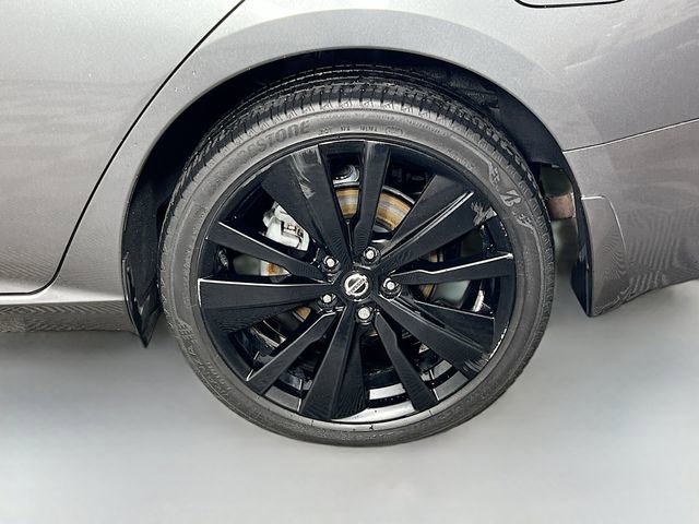 Used 2022 Nissan Altima 2.5 SR w/ Midnight Edition Package AWD/4WD image 10