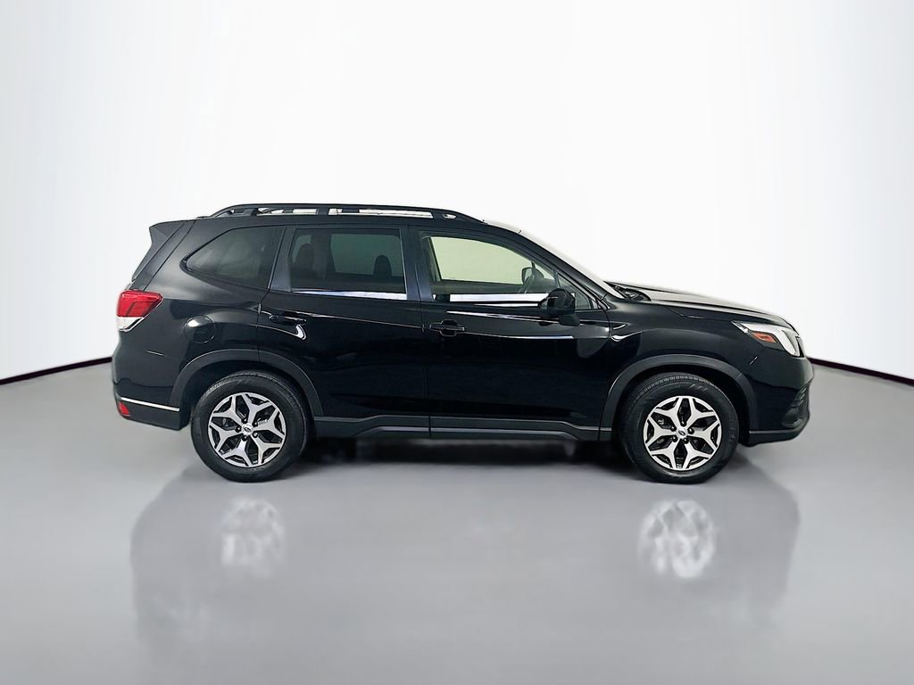 Used 2023 Subaru Forester Premium AWD/4WD image 8