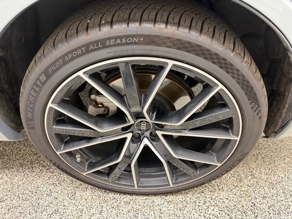 Used 2023 Audi Q7 3.0T Prestige w/ Prestige Package image 12