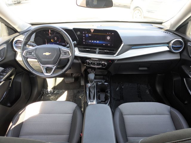 Used 2025 Chevrolet Trax LT w/ LT Convenience Package image 23