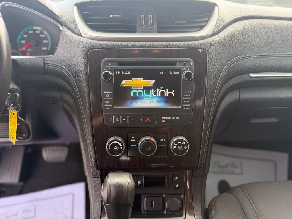 Used 2015 Chevrolet Traverse LT w/ Style and Technology Package FWD image 11