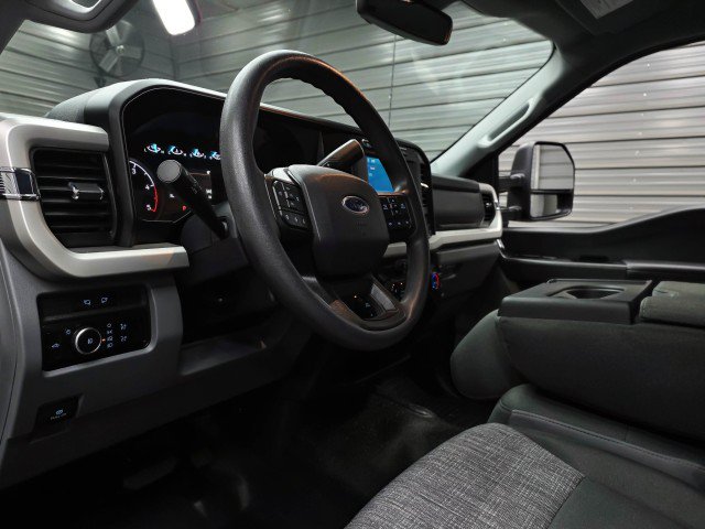 Used 2023 Ford F350 XLT w/ 360-Degree Camera Package AWD/4WD image 16