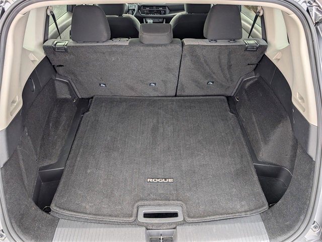 Used 2023 Nissan Rogue SV image 14