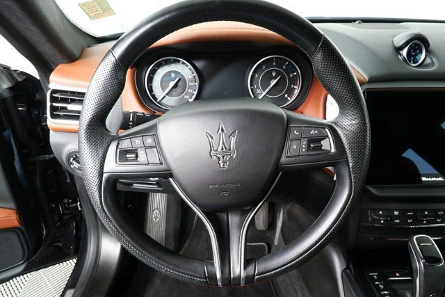 Used 2023 Maserati Ghibli Modena image 9