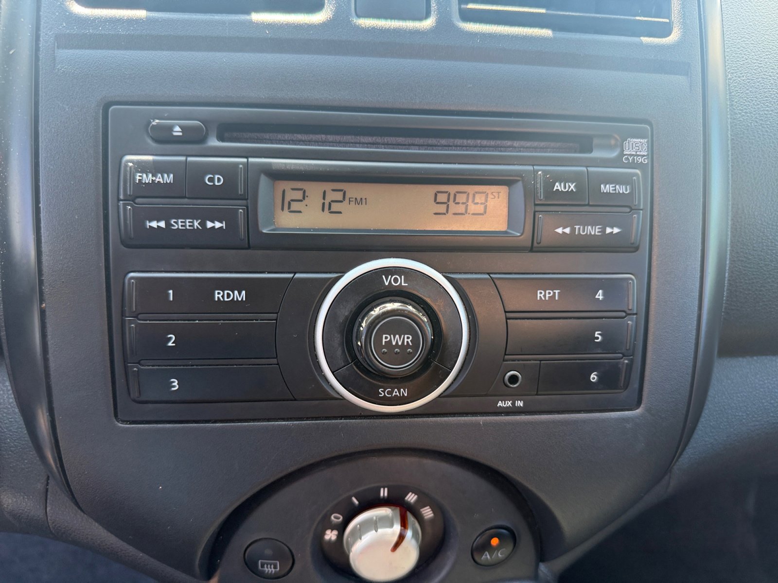 Used 2014 Nissan Versa S Plus image 22