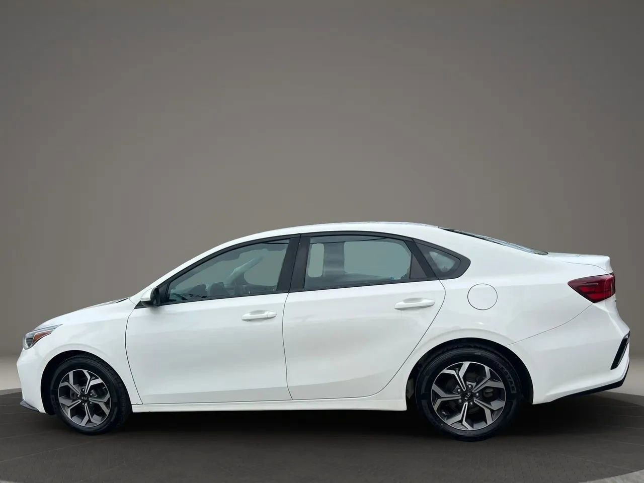 Used 2019 Kia Forte LXS FWD image 8