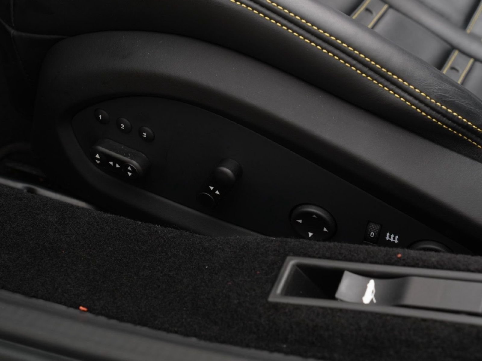 Used 2018 Ferrari 488 Spider RWD image 15