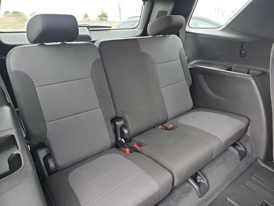 Used 2023 Chevrolet Traverse LT image 17