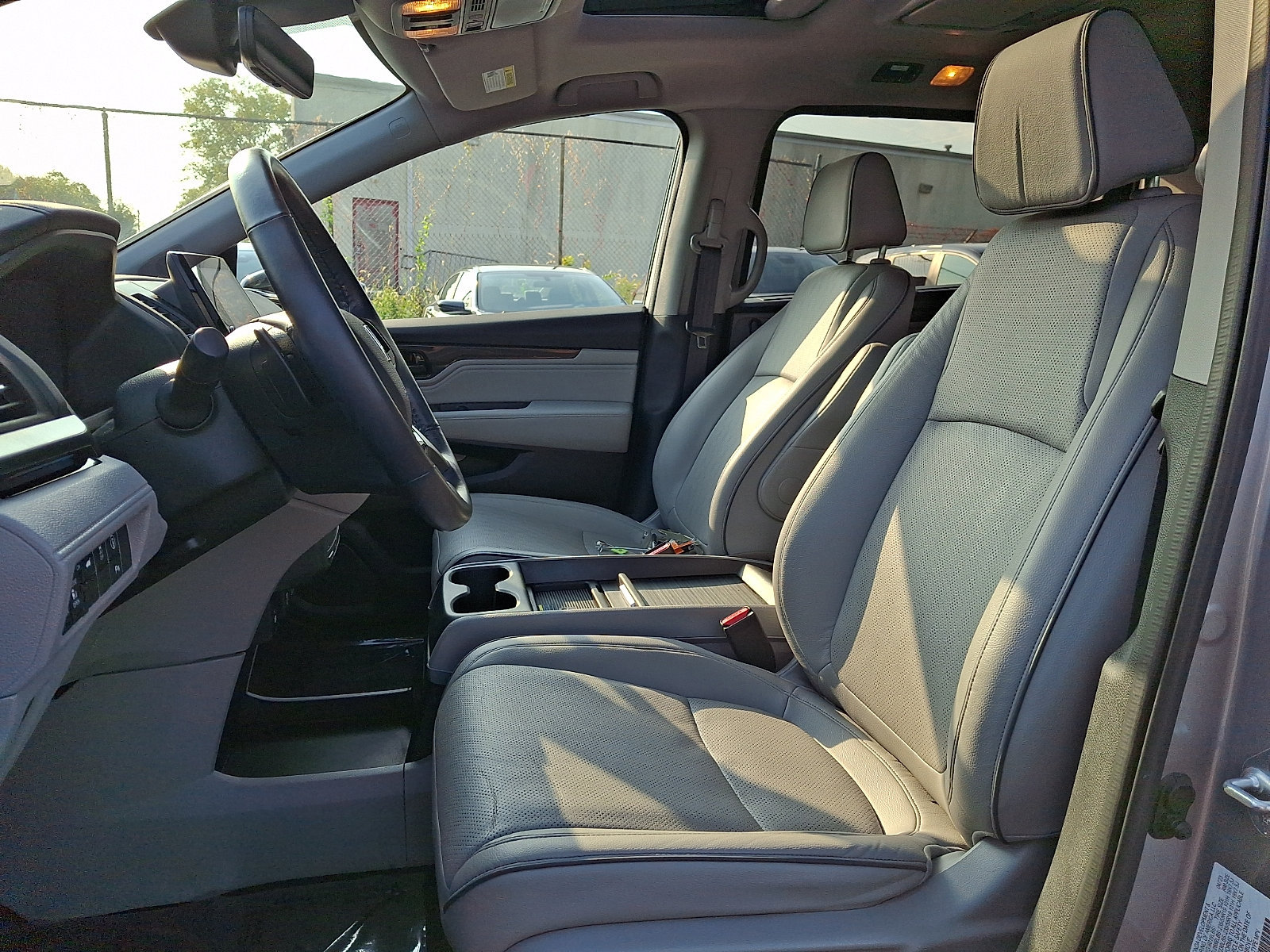 Used 2023 Honda Odyssey Elite image 14