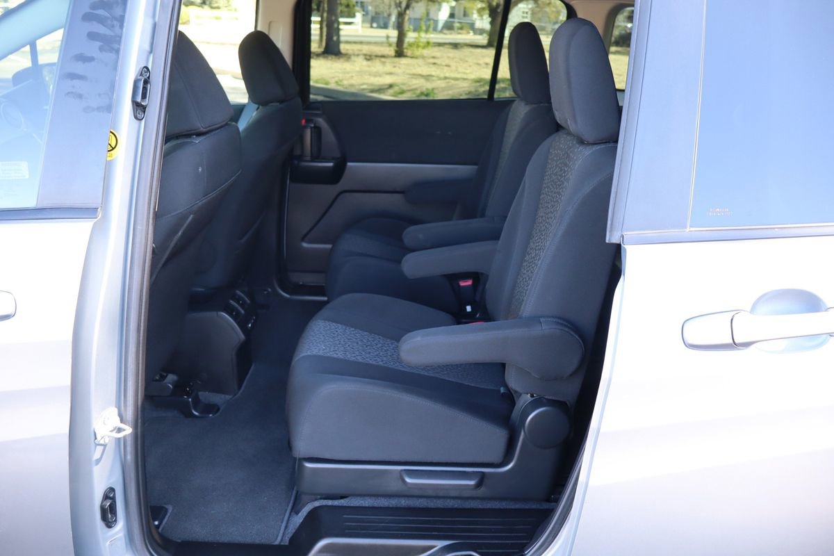 Used 2012 MAZDA MAZDA5 Touring w/ Moonroof & Audio Pkg image 20