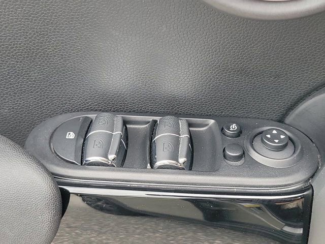 Used 2019 MINI Cooper S w/ Premium Package FWD image 30