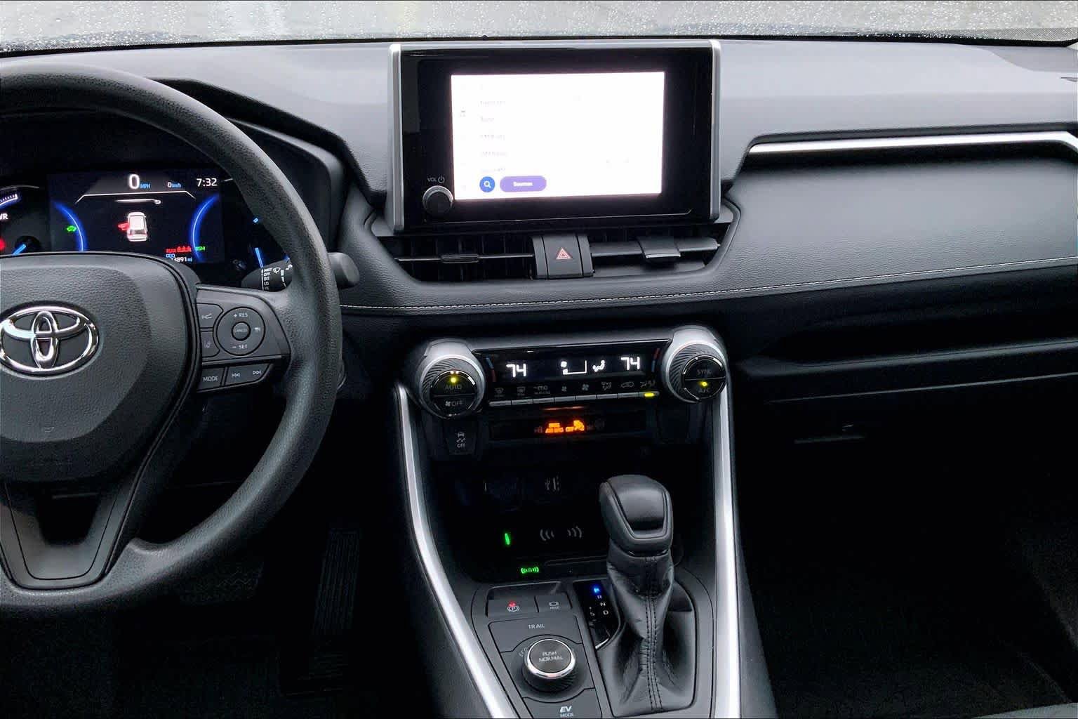 Used 2024 Toyota RAV4 AWD Hybrid image 7