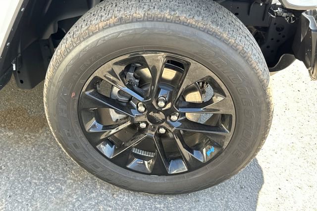 Used 2023 Jeep Wrangler Unlimited Sahara w/ Cold Weather Group image 11