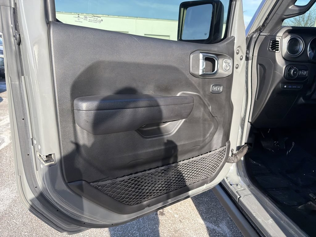 Used 2022 Jeep Wrangler Unlimited Rubicon 4xe w/ Cold Weather Group AWD/4WD image 11