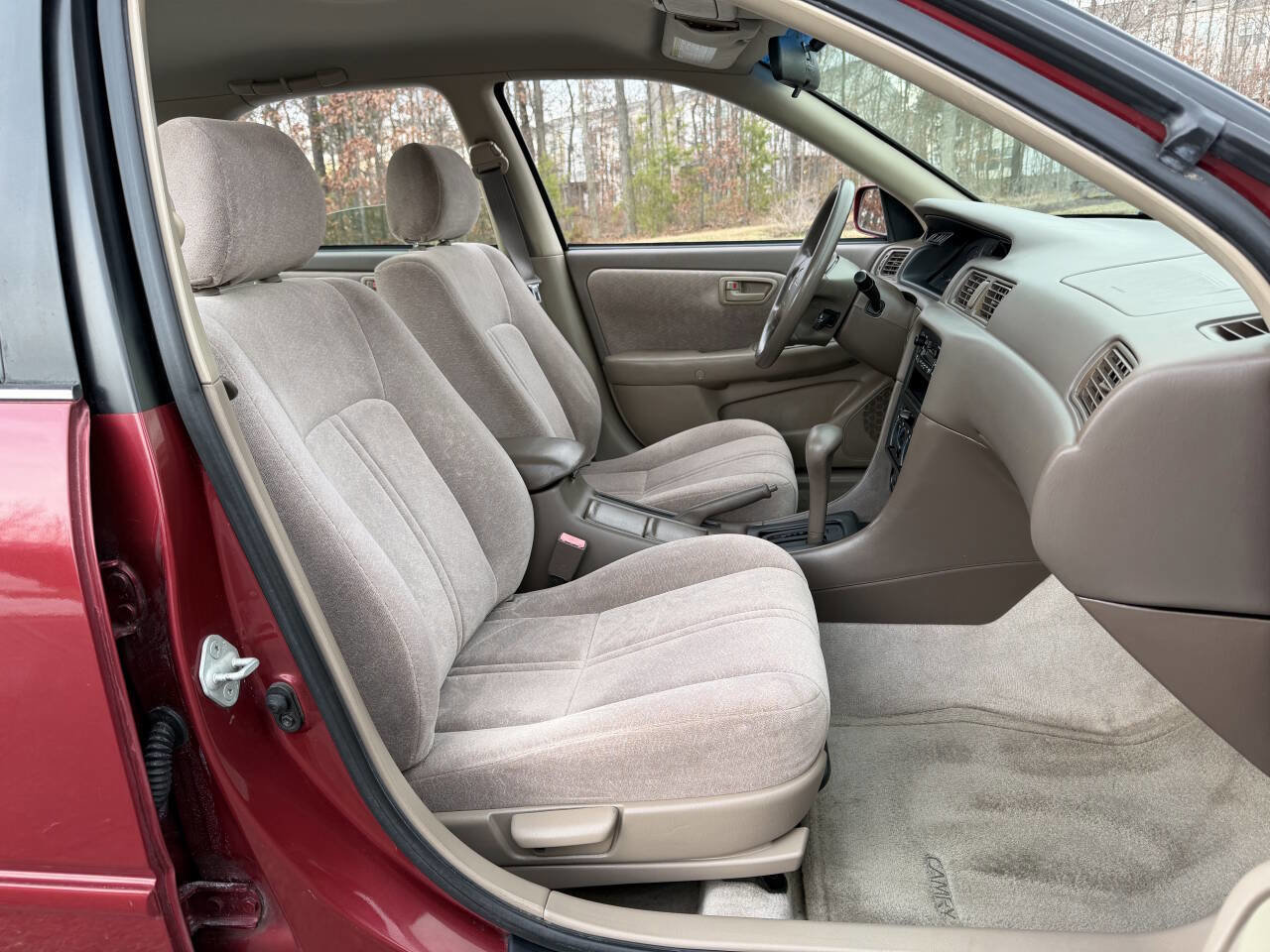 Used 1998 Toyota Camry LE FWD image 24