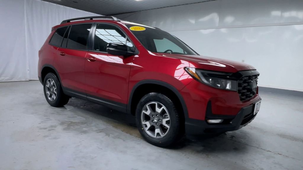 Used 2023 Honda Passport TrailSport image 2