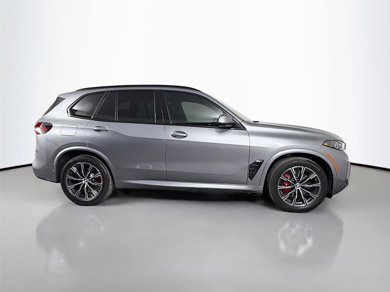New 2026 BMW X5 xDrive40i w/ M Sport Package AWD/4WD image 4
