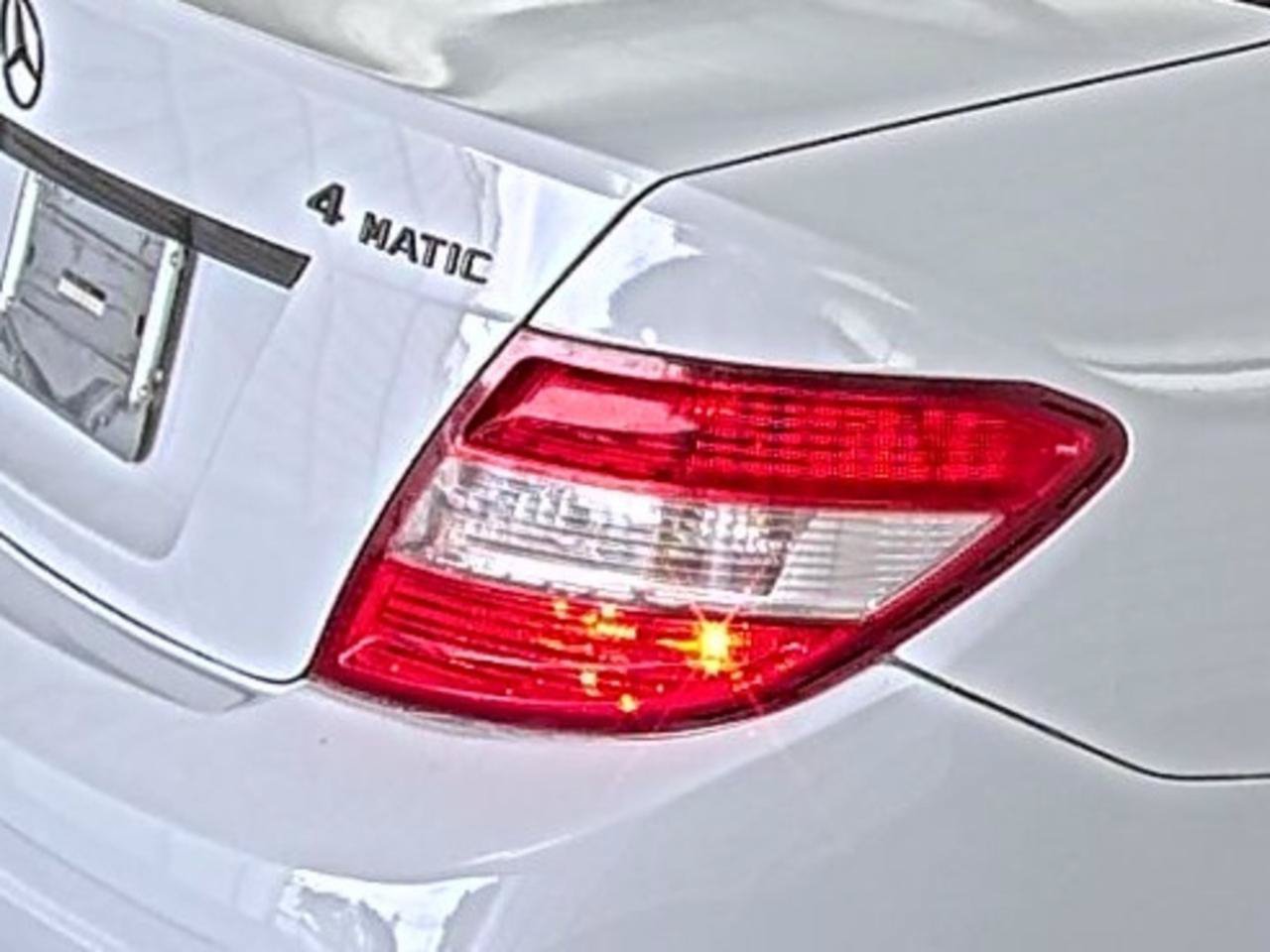 Used 2010 Mercedes-Benz C 300 4MATIC Sedan image 7
