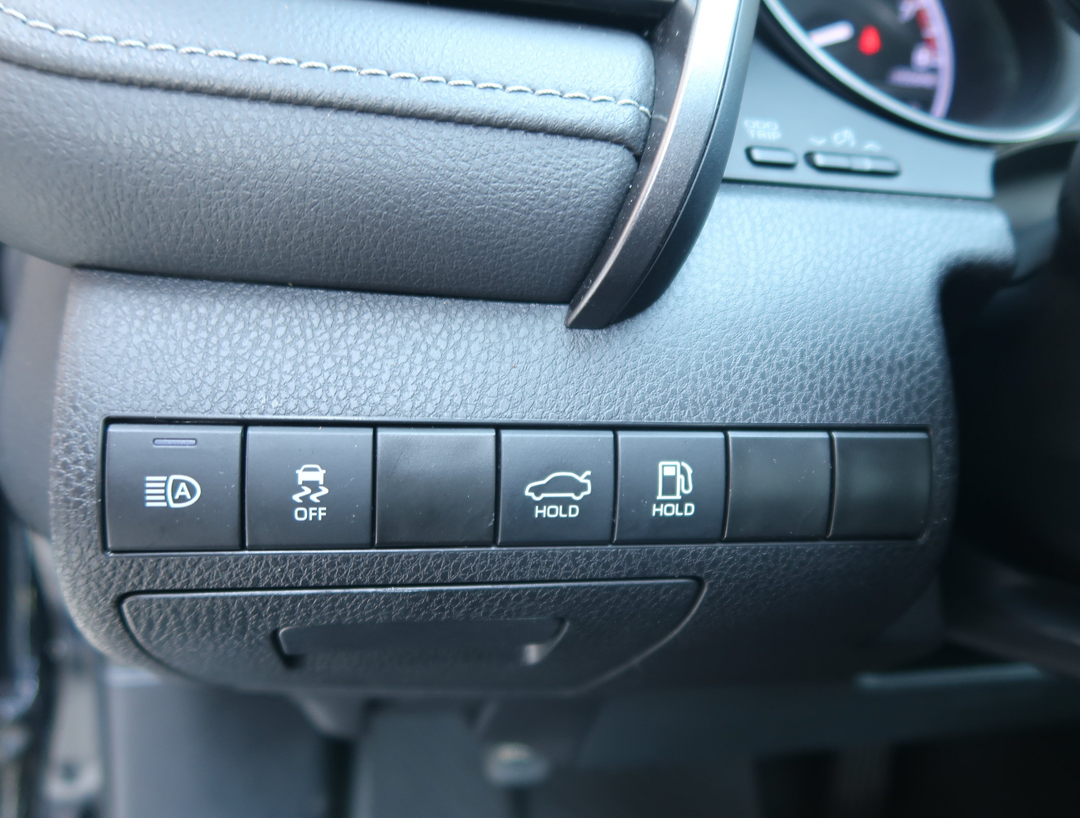 Used 2024 Toyota Camry SE w/ Convenience Package FWD image 17
