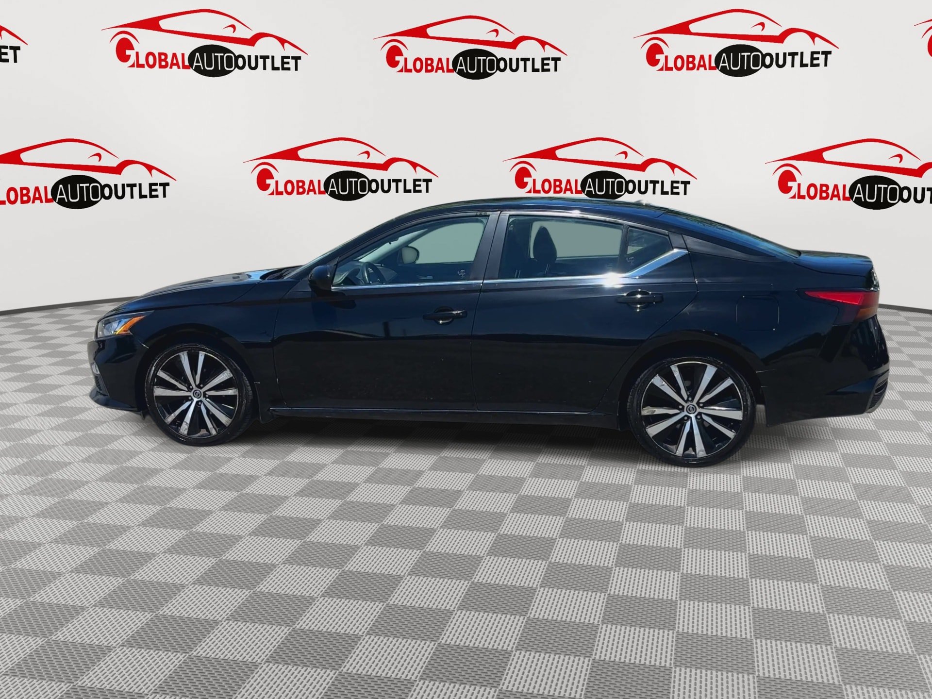 Used 2021 Nissan Altima 2.5 SR FWD image 5