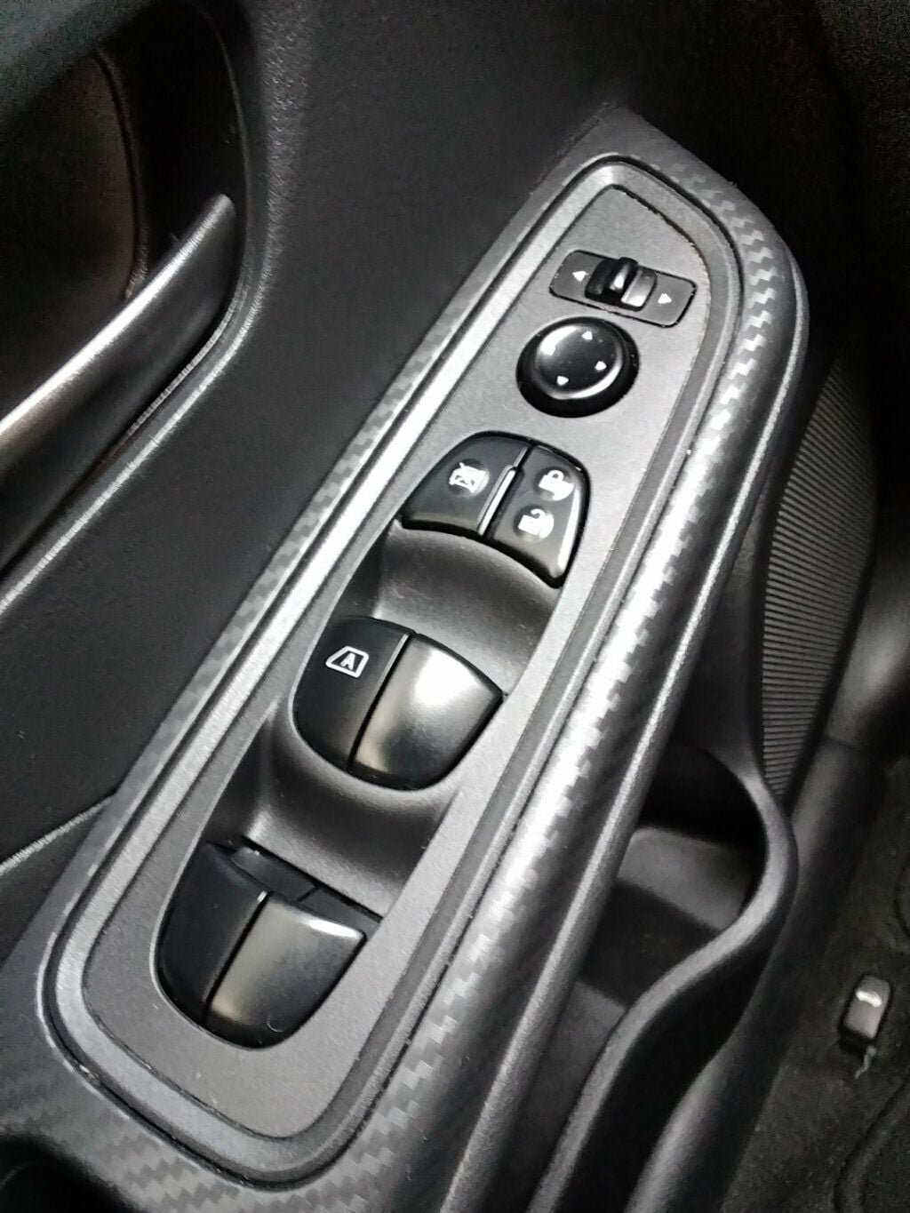 Used 2021 Nissan Versa S FWD image 21