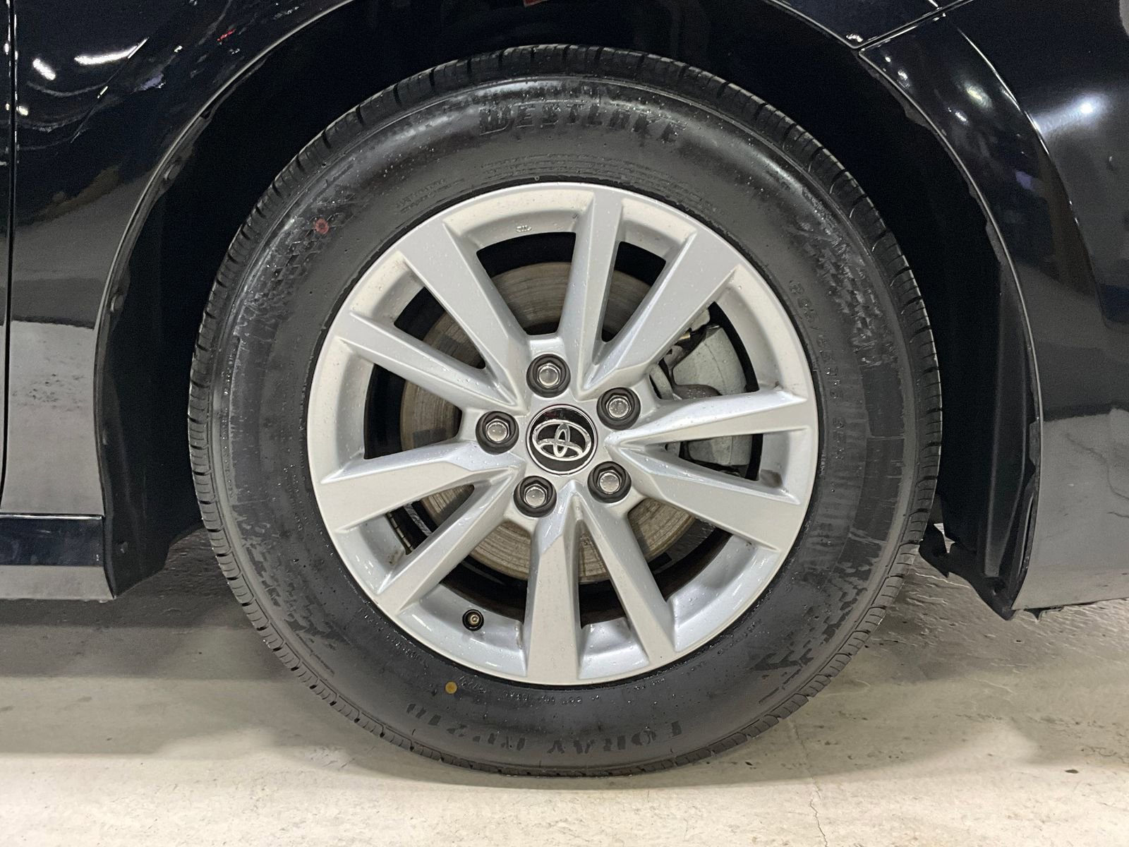 Used 2025 Toyota Camry LE image 11