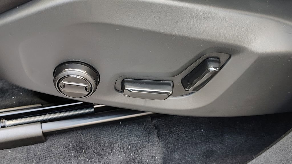 New 2026 Volvo XC90 B6 Plus image 11