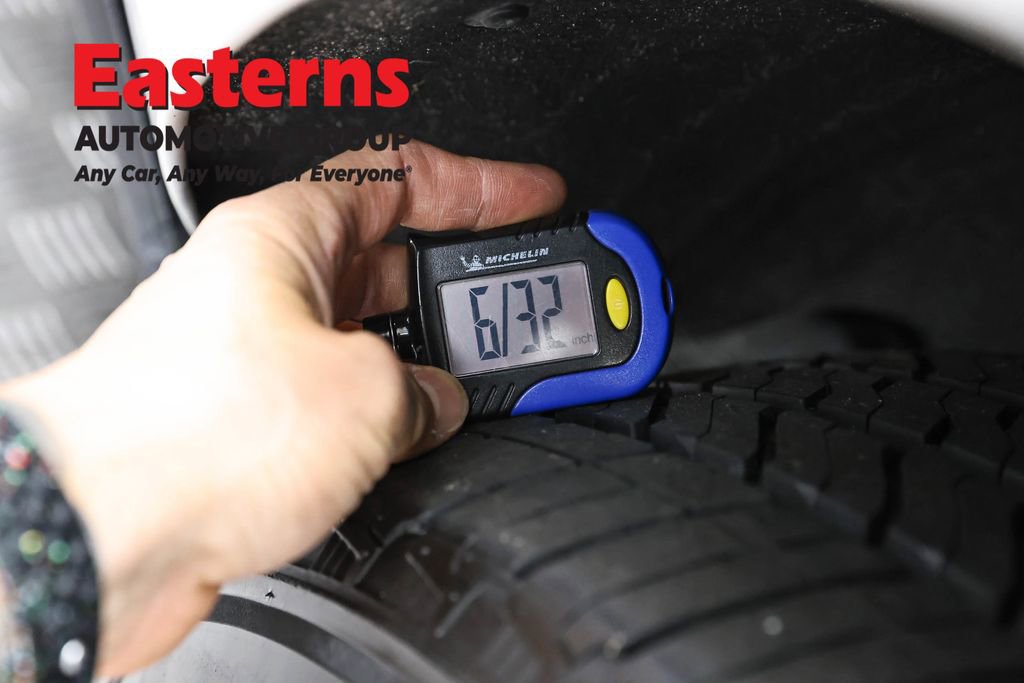 Used 2023 GMC Yukon XL Denali Ultimate w/ LPO, Floor Liner Package AWD/4WD image 33