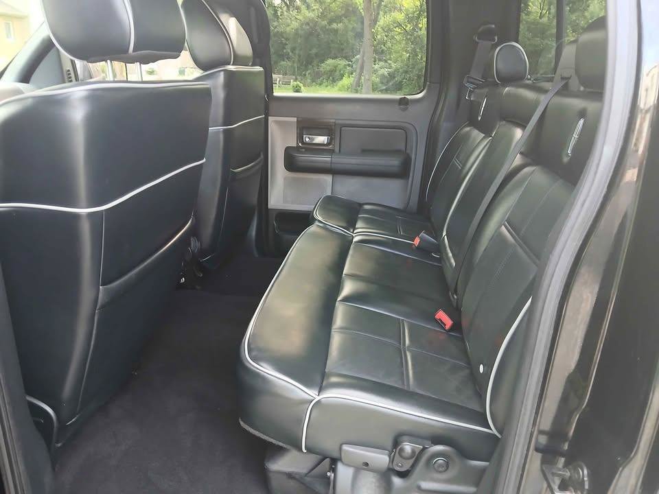 Used 2008 Lincoln Mark LT 4x4 image 16