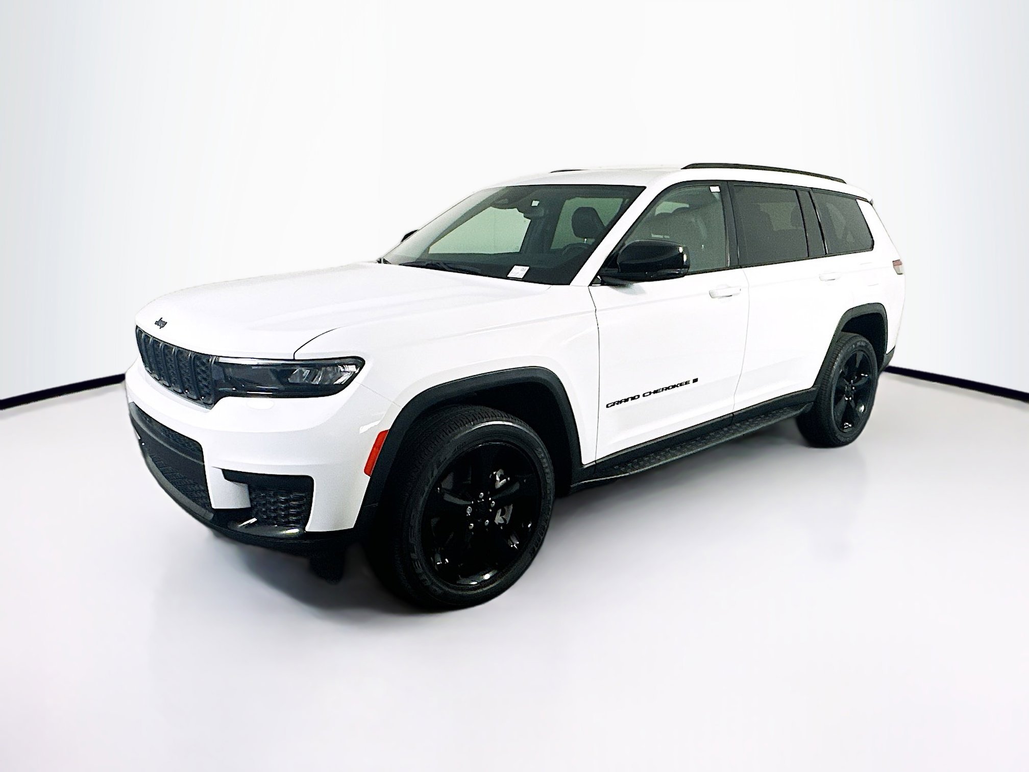 Used 2022 Jeep Grand Cherokee L Laredo image 3