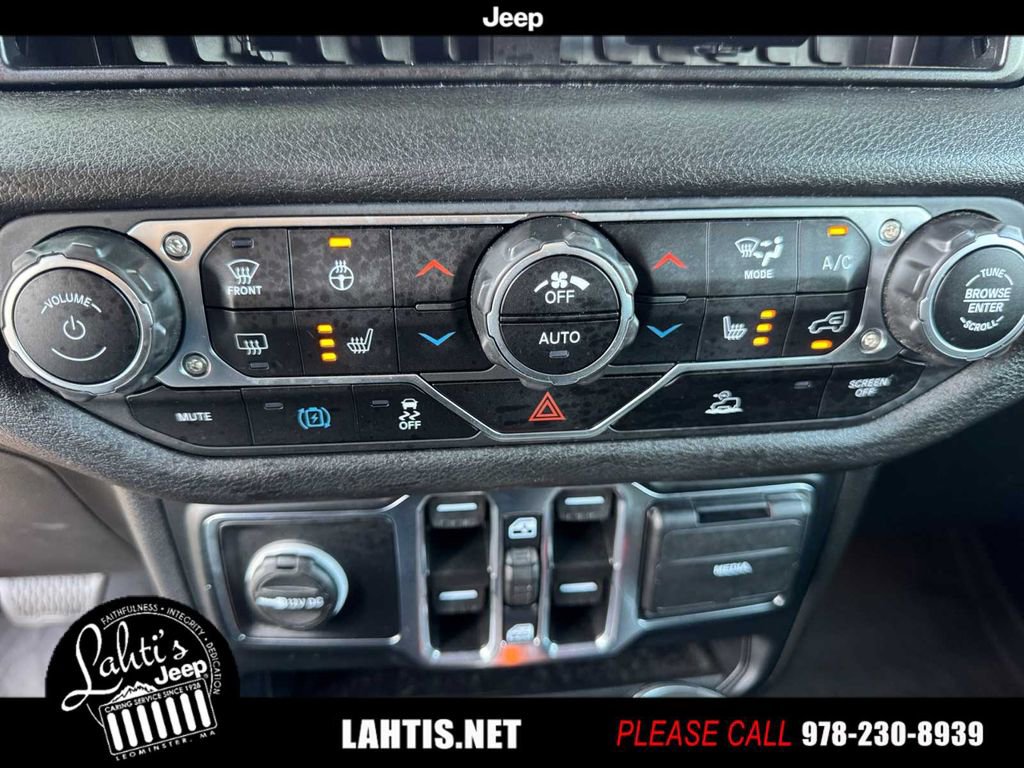 Used 2024 Jeep Wrangler Unlimited w/ Convenience Group image 20