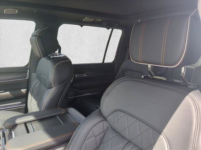 New 2026 Jeep Grand Wagoneer Summit AWD/4WD image 4