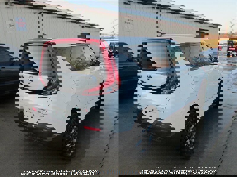 Used 2021 Kia Soul S FWD image 5