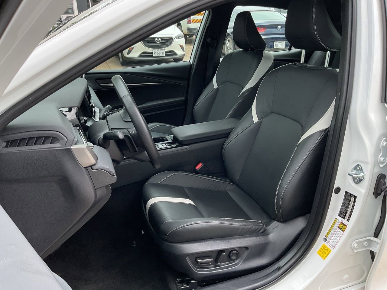 Used 2025 Toyota Camry SE image 14